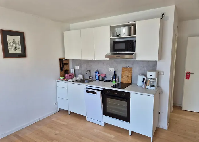 Moguntia 2 - Zentral Naehe Zdf Und Universitaet * מיינץ